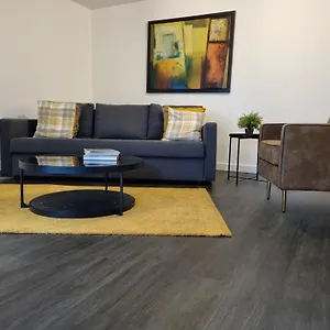 Apartment Spacious 5 Min Walk To Leytonstone Underground Station And 5 Stops To Zone 1, London